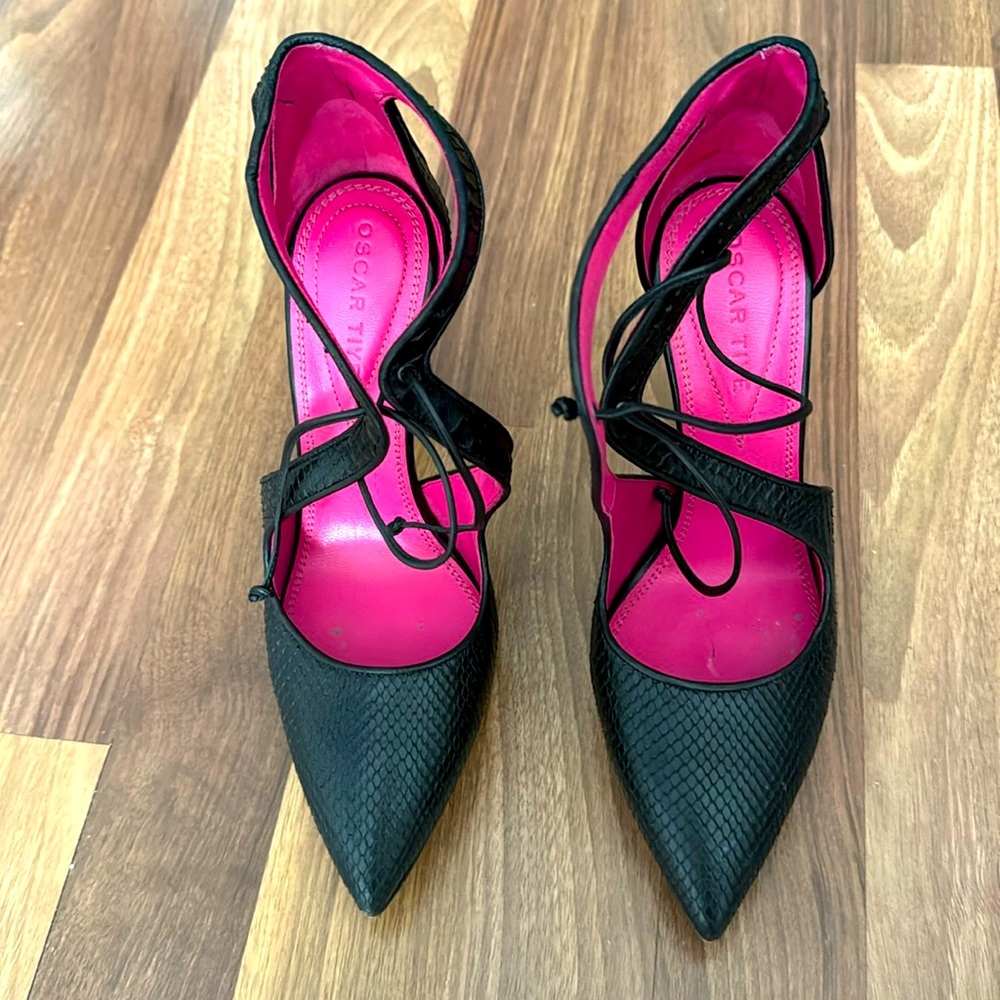 Oscar Tiye high heel shoes